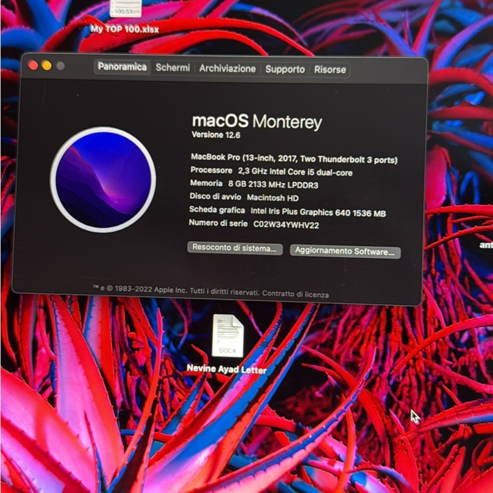 Apple MacBook Pro 2017 - Picture 3 of 6